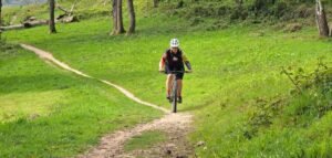 Guided mountain bike ride on the Surrey Hills and North Downs featuring the Lovelace Bridges close to London